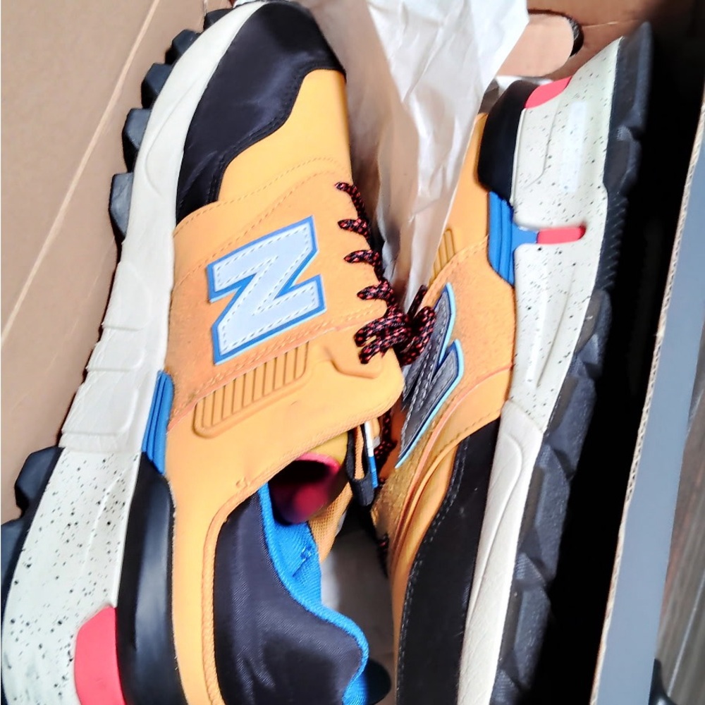 New Balance Men's Multicolor Sneakers